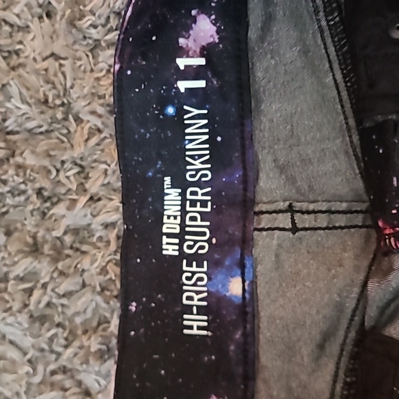 EUC Hot Topic Denim Hi-Rise super skinny size 11 Galaxy jeans. - Picture 3 of 8